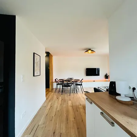 Casa Amarelo Анже