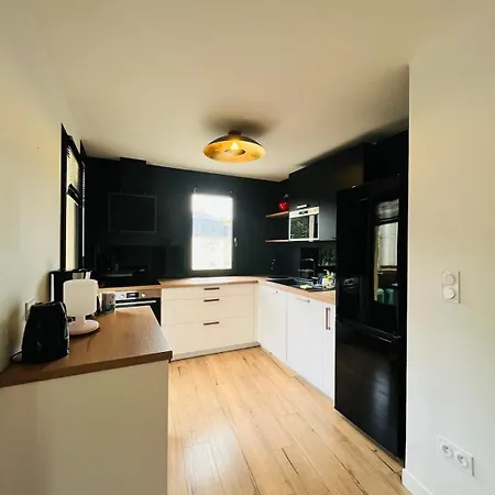 Casa Amarelo * Angers