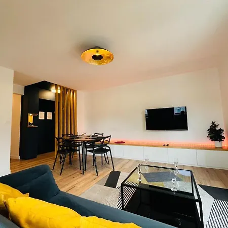 Casa Amarelo * Angers