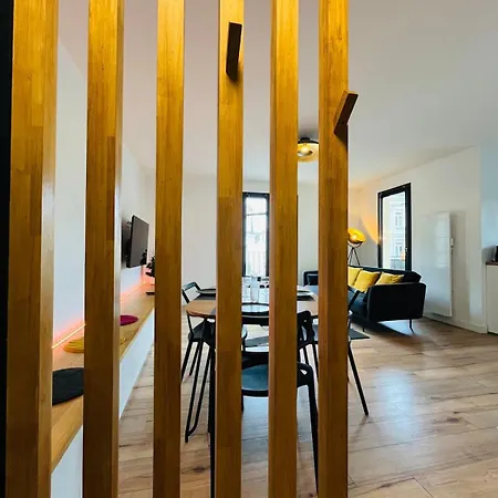 Casa Amarelo Анже